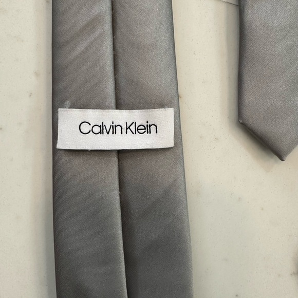 Calvin Klein Tie - Picture 2 of 2